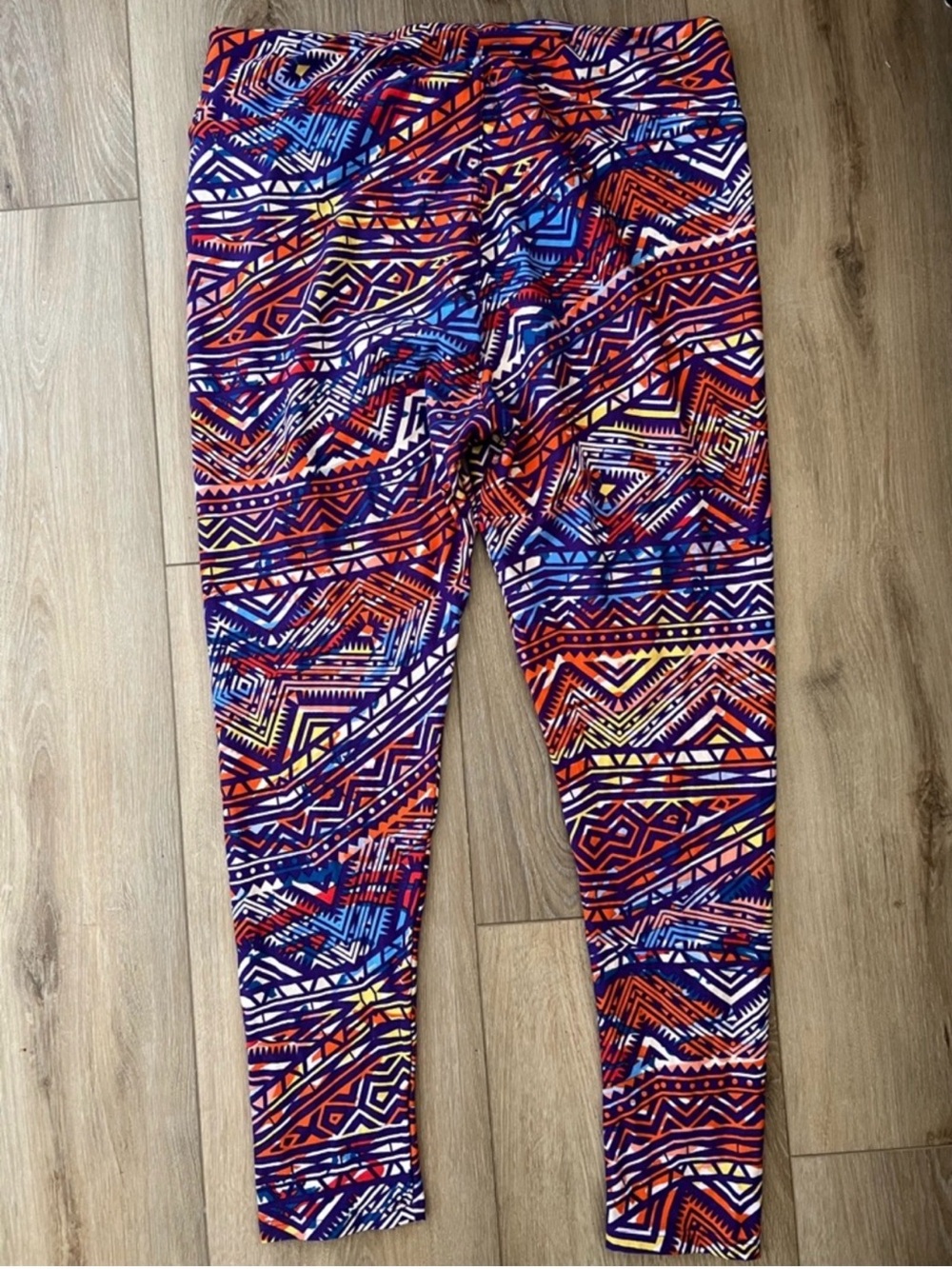 LULAROE Electric Maze Leggings EUC - Picture 3 of 9
